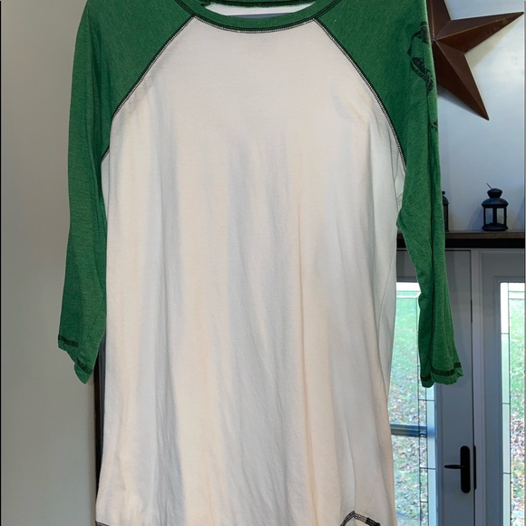 Mens 3/4 length sleeve tee. Size medium. White and green. - Picture 2 of 5